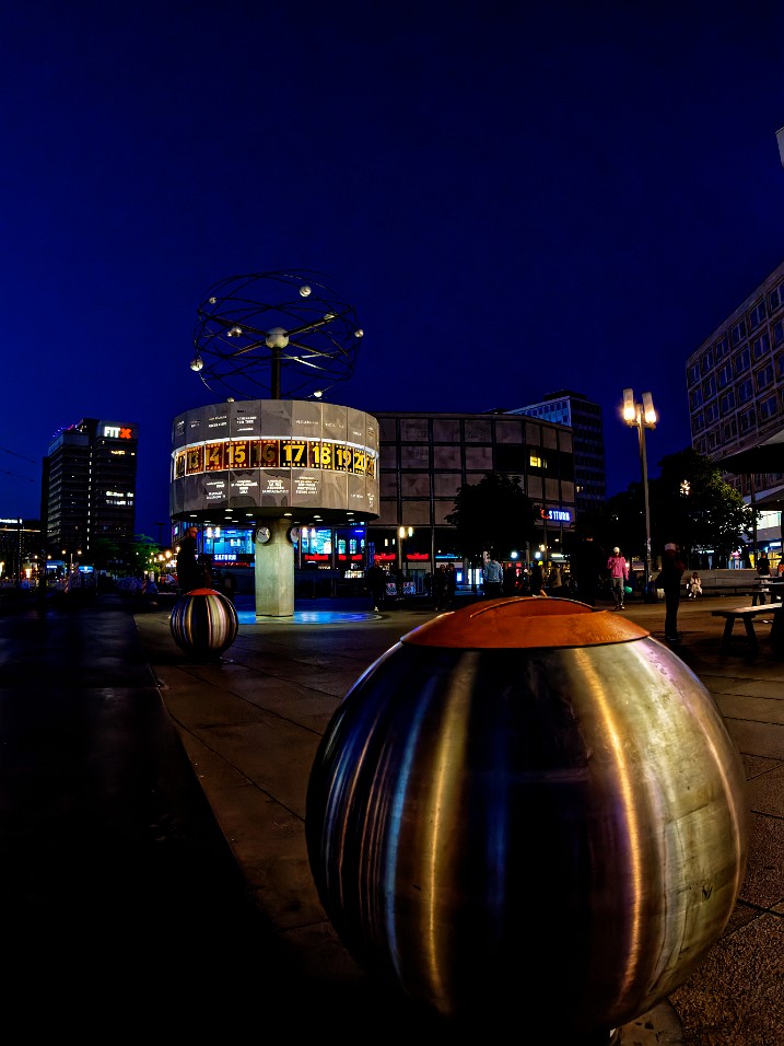 Universal time, Berlin Alexanderplatz